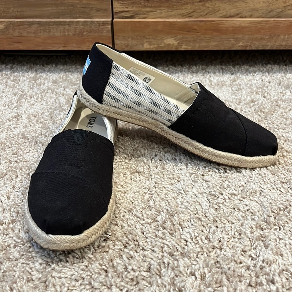 NWOT TOMS Alpargatas Rope Espadrilles